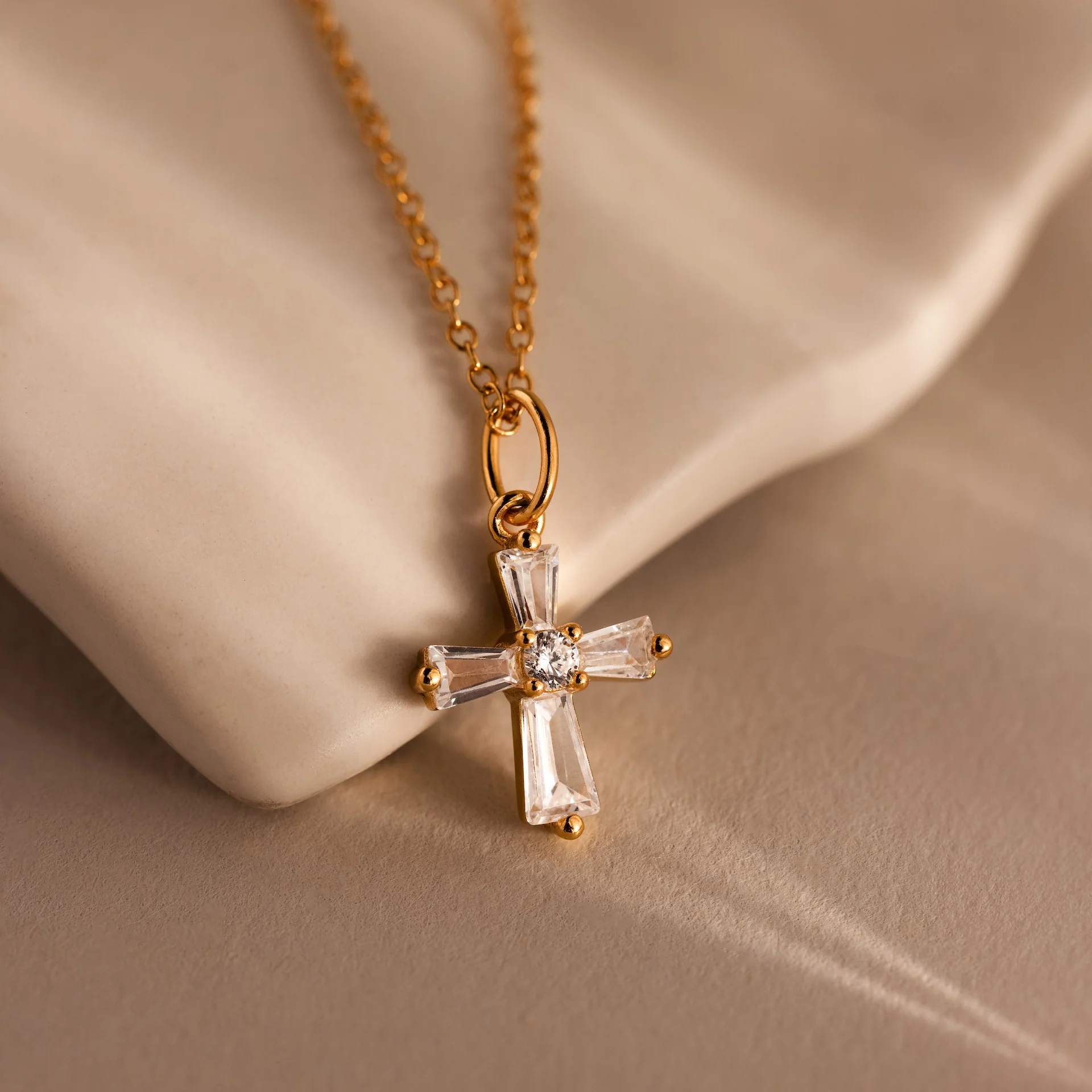 Art Deco Cross Necklace in 18K Gold