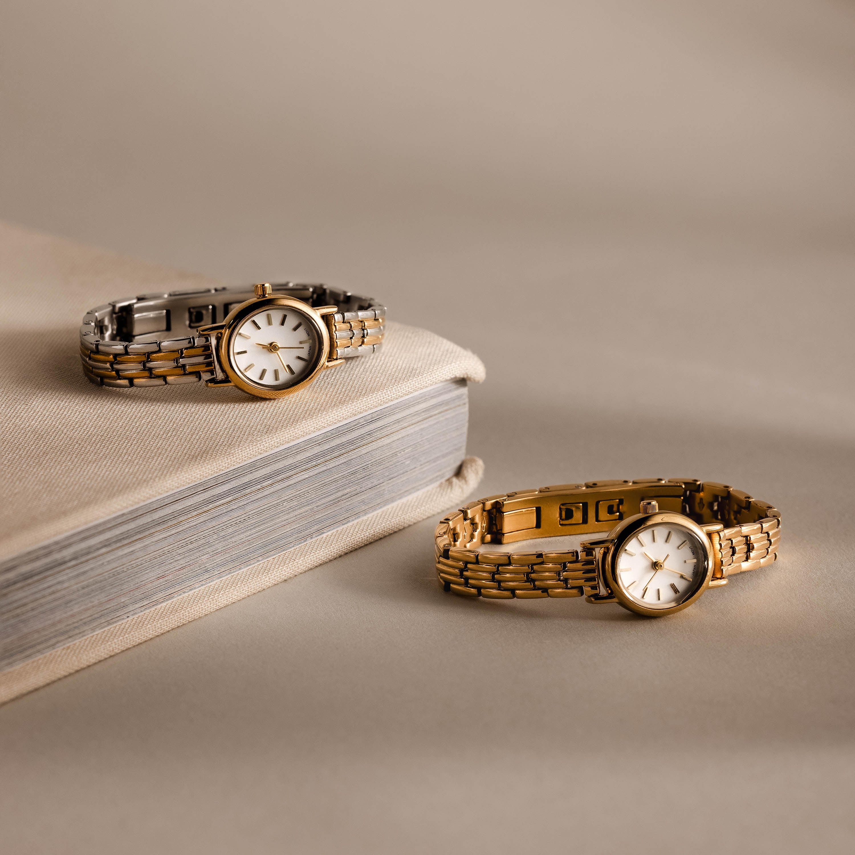 Balance Oval Link Timepiece - Image 3