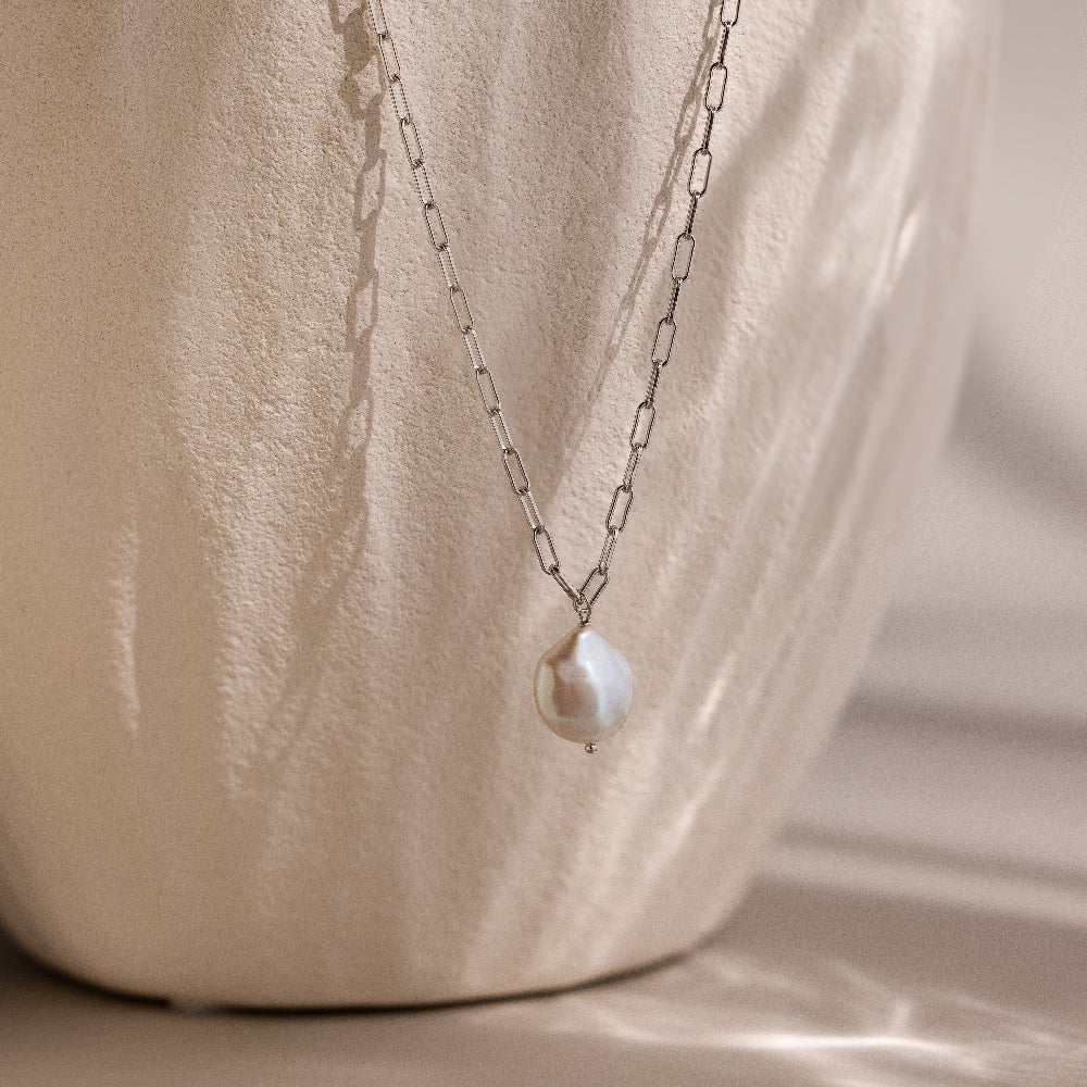 Baroque Pearl Necklace in Silver - Image 3