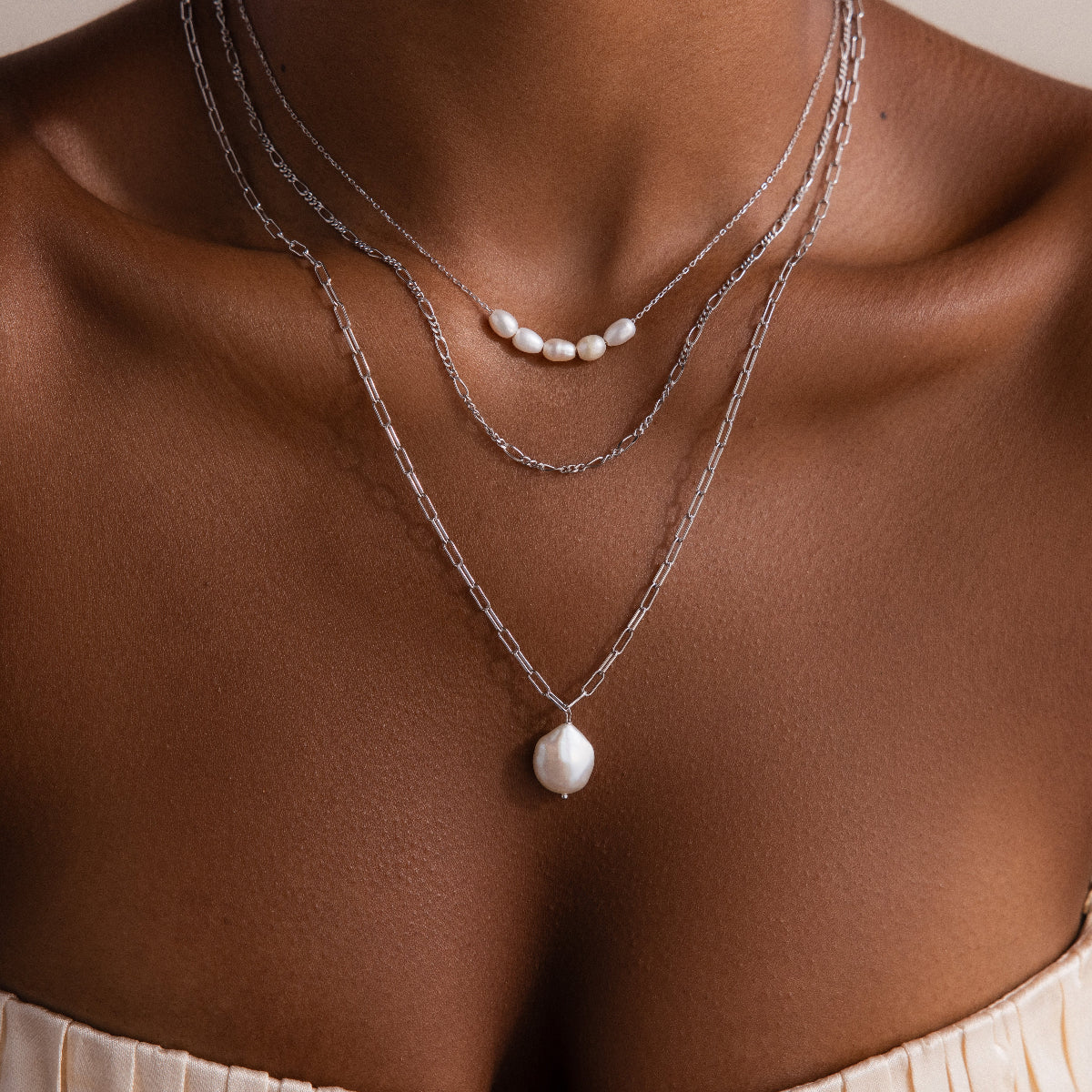Baroque Pearl Necklace in Silver - Image 4