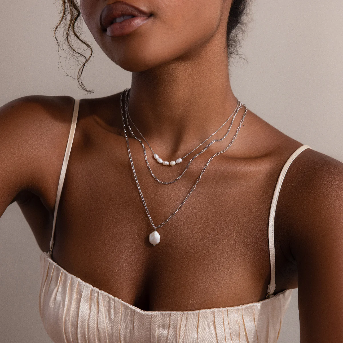 Baroque Pearl Necklace in Silver - Image 7