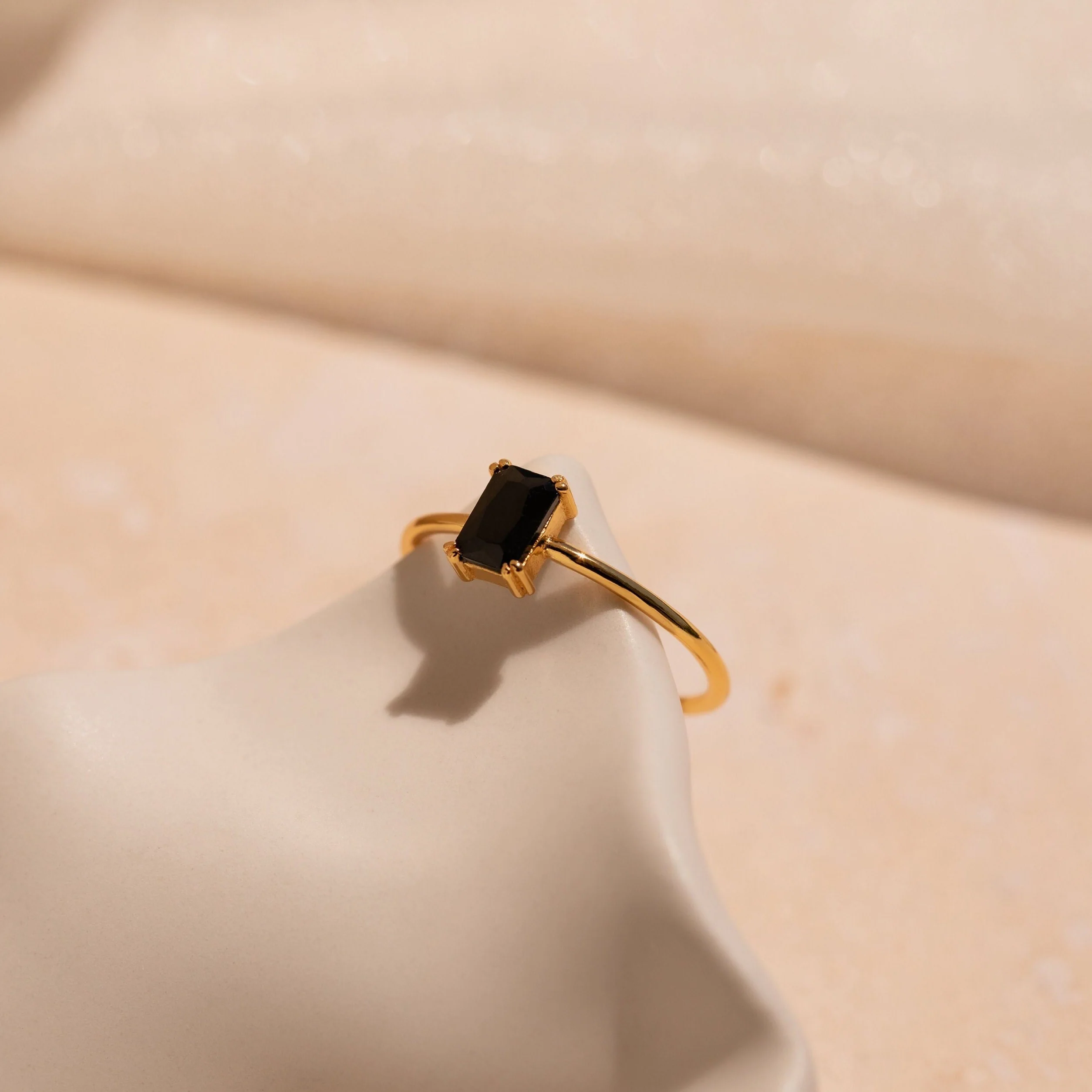 Black Emerald Ring in 18K Gold - Image 3