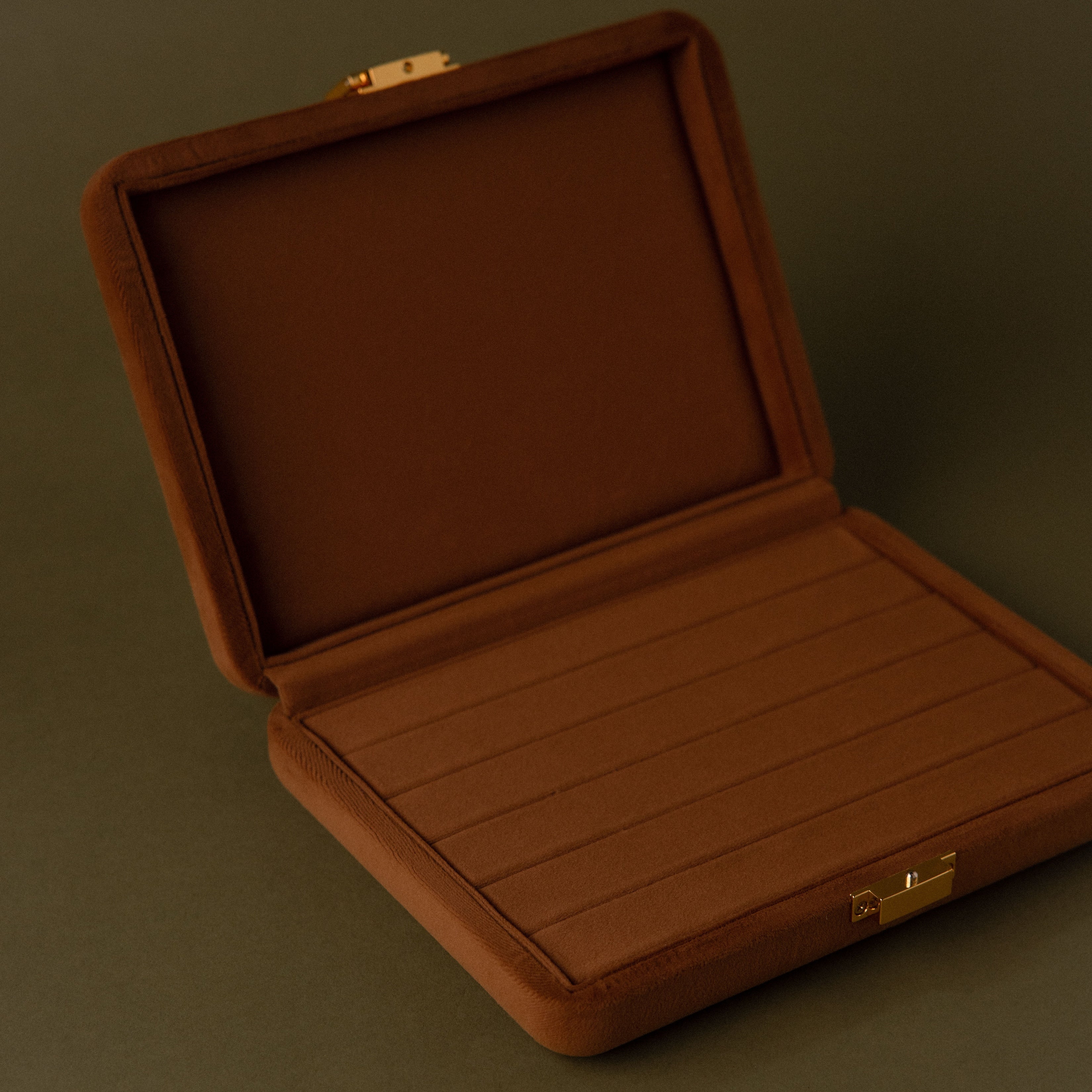 Brown Rectangle Velvet Jewelry Case - Image 8