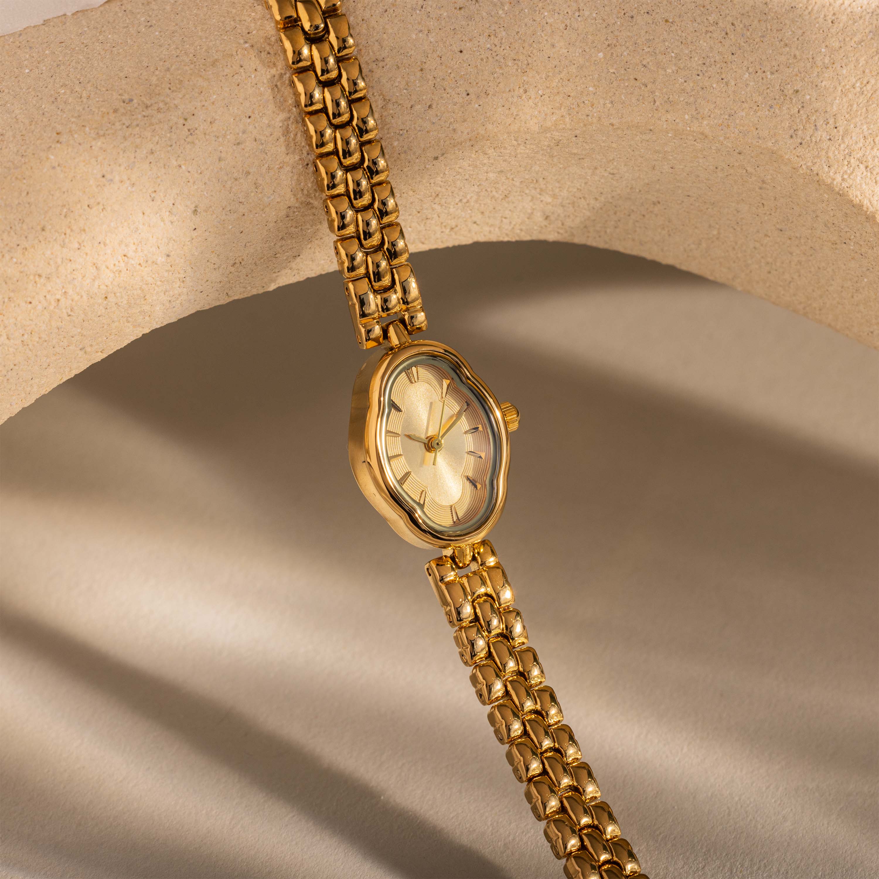 Clover Link Timepiece - Image 3