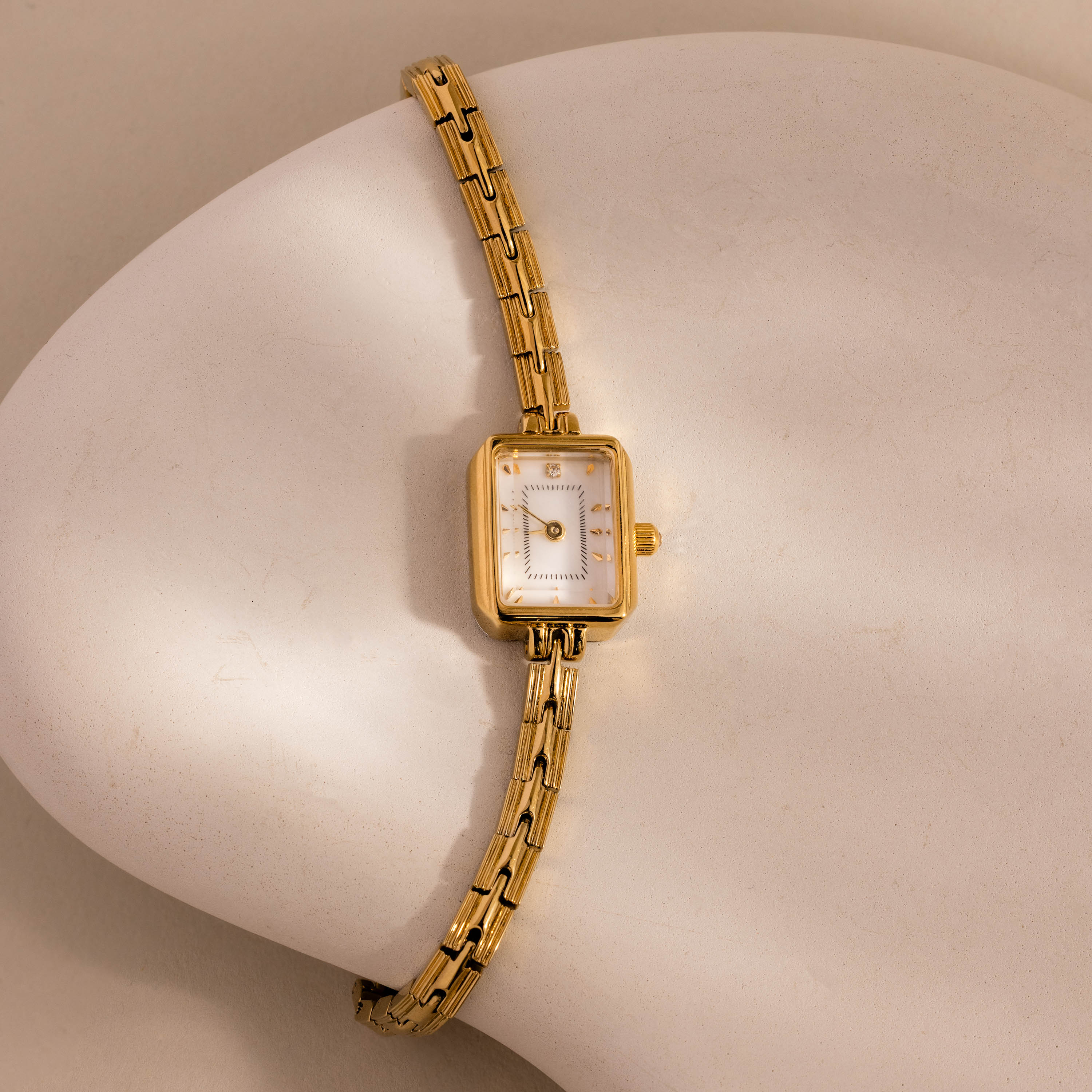 Divine Rectangular Link Timepiece - Image 3