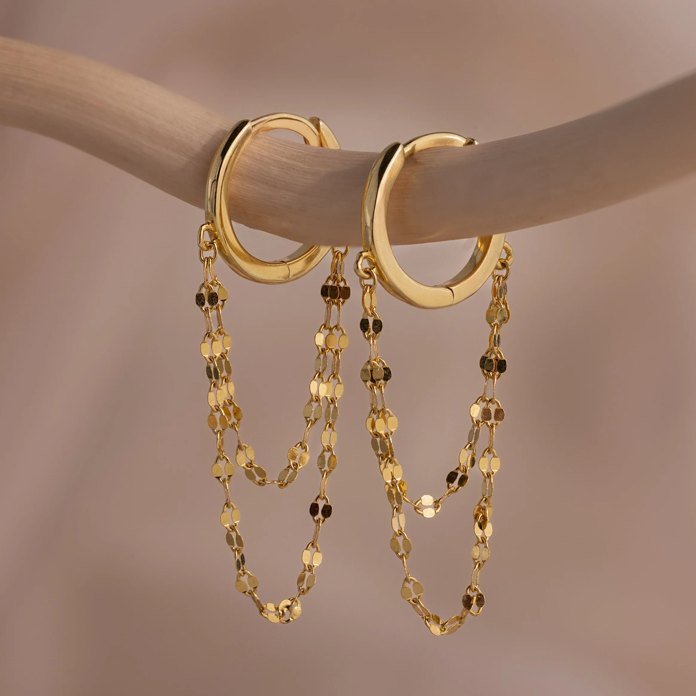 Duo Mirror Chain Huggies in 18K Gold