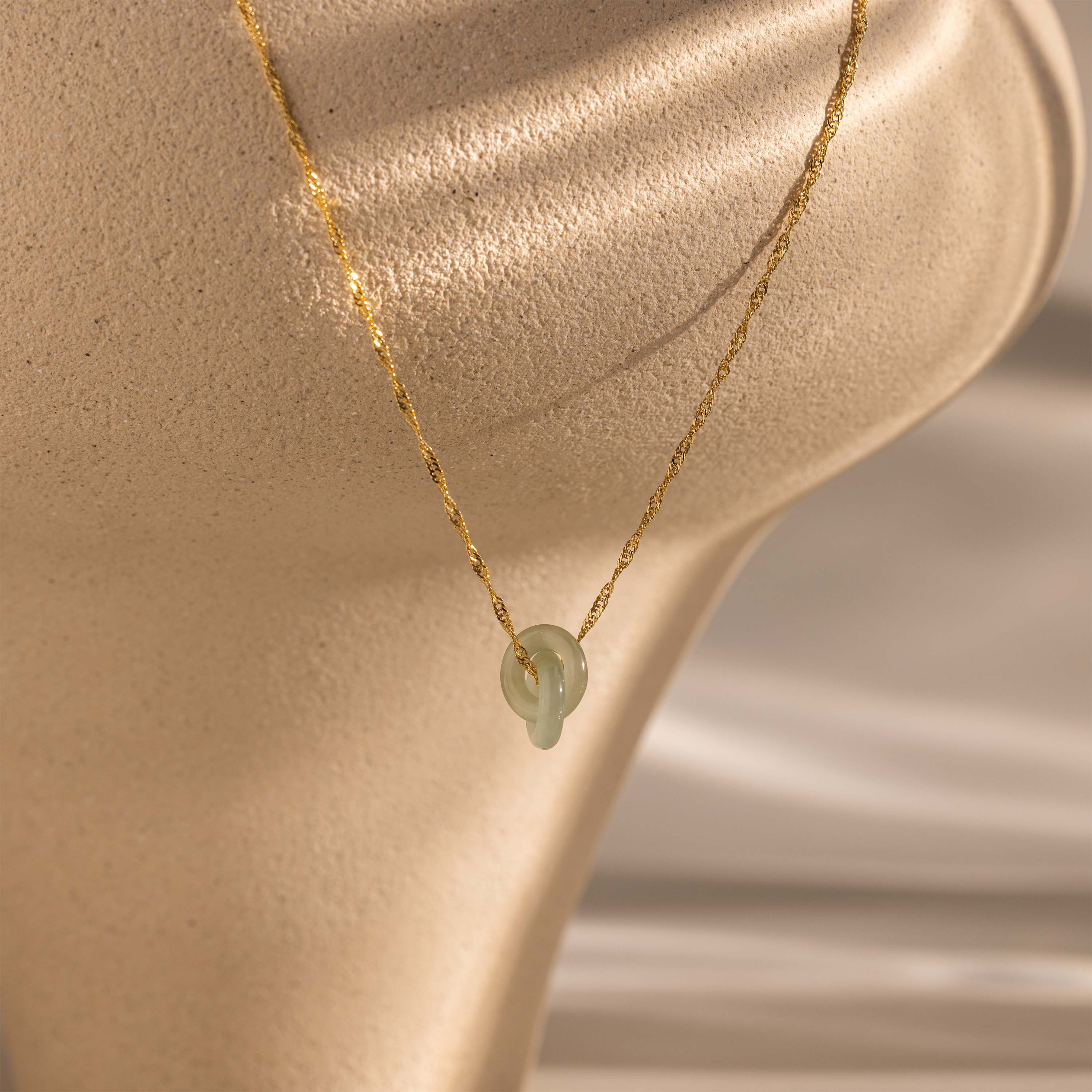Interlocking Jade Circle Necklace in 18K Gold - Image 3