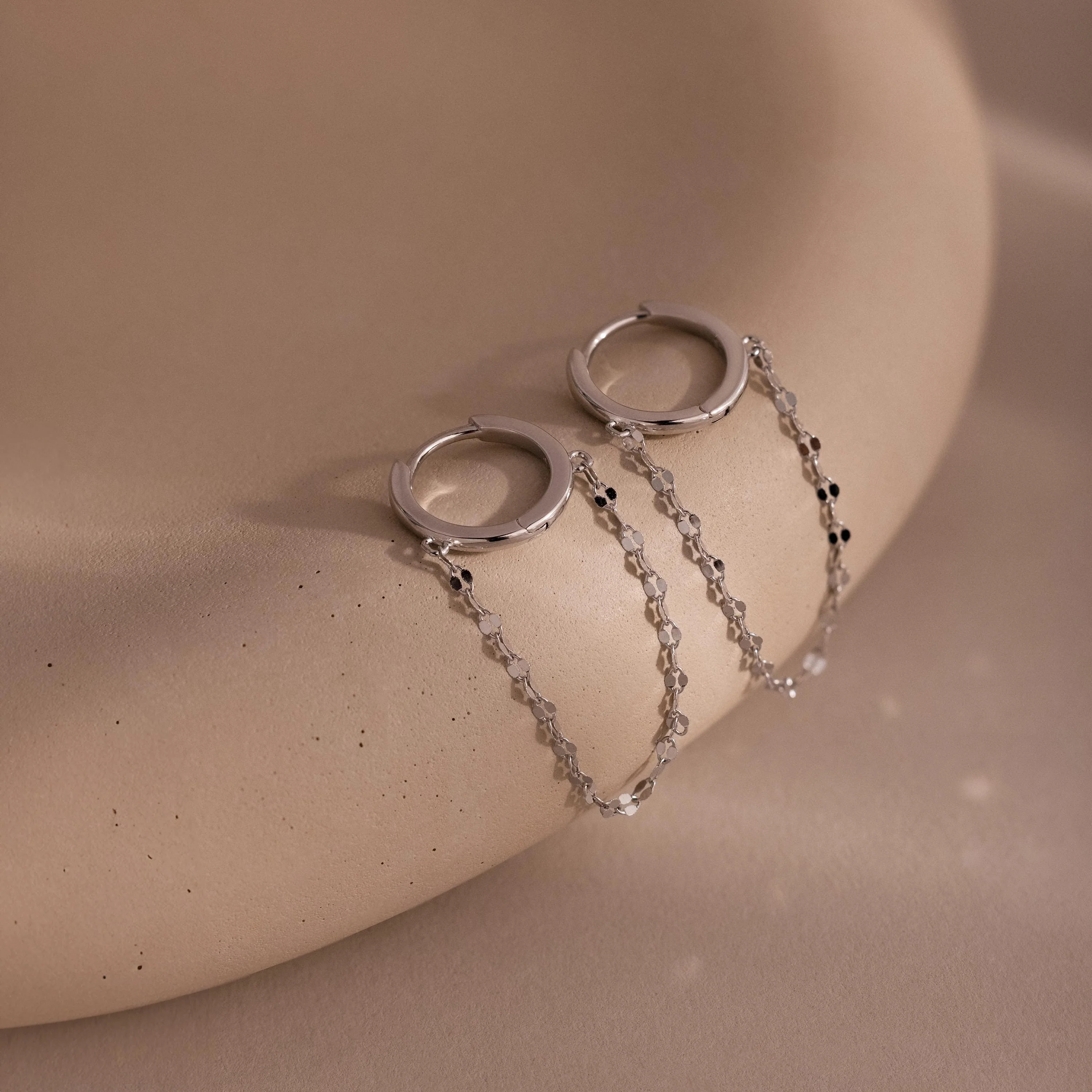 Mirror Chain Huggies in Silver - Image 3