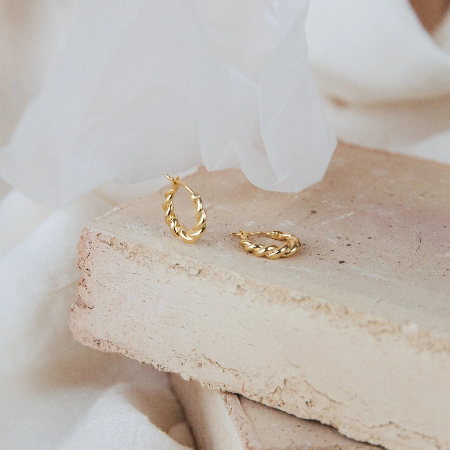 Naomi Twisted Hoops in 18K Gold