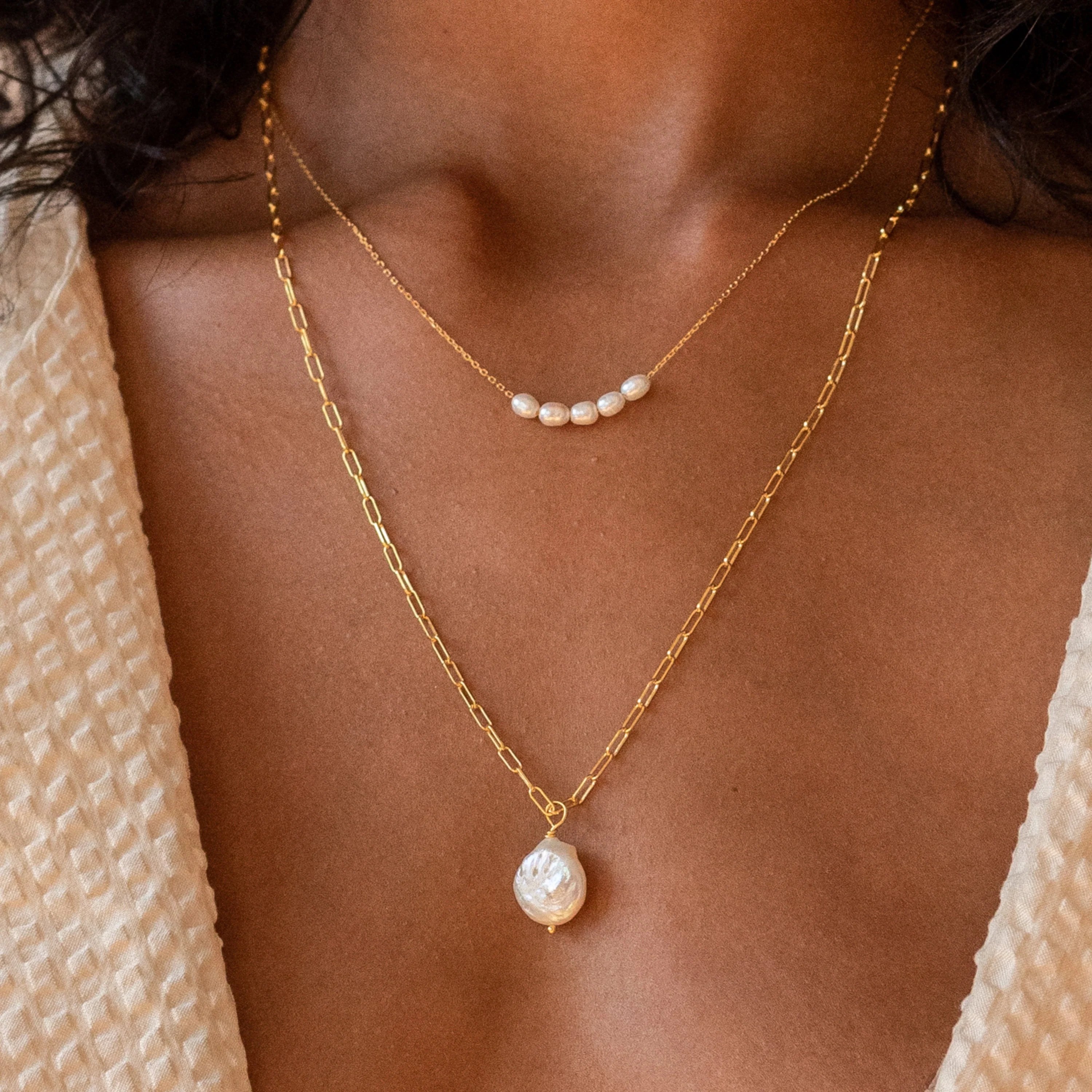 Pearl Bead Necklace in Silver - Image 4
