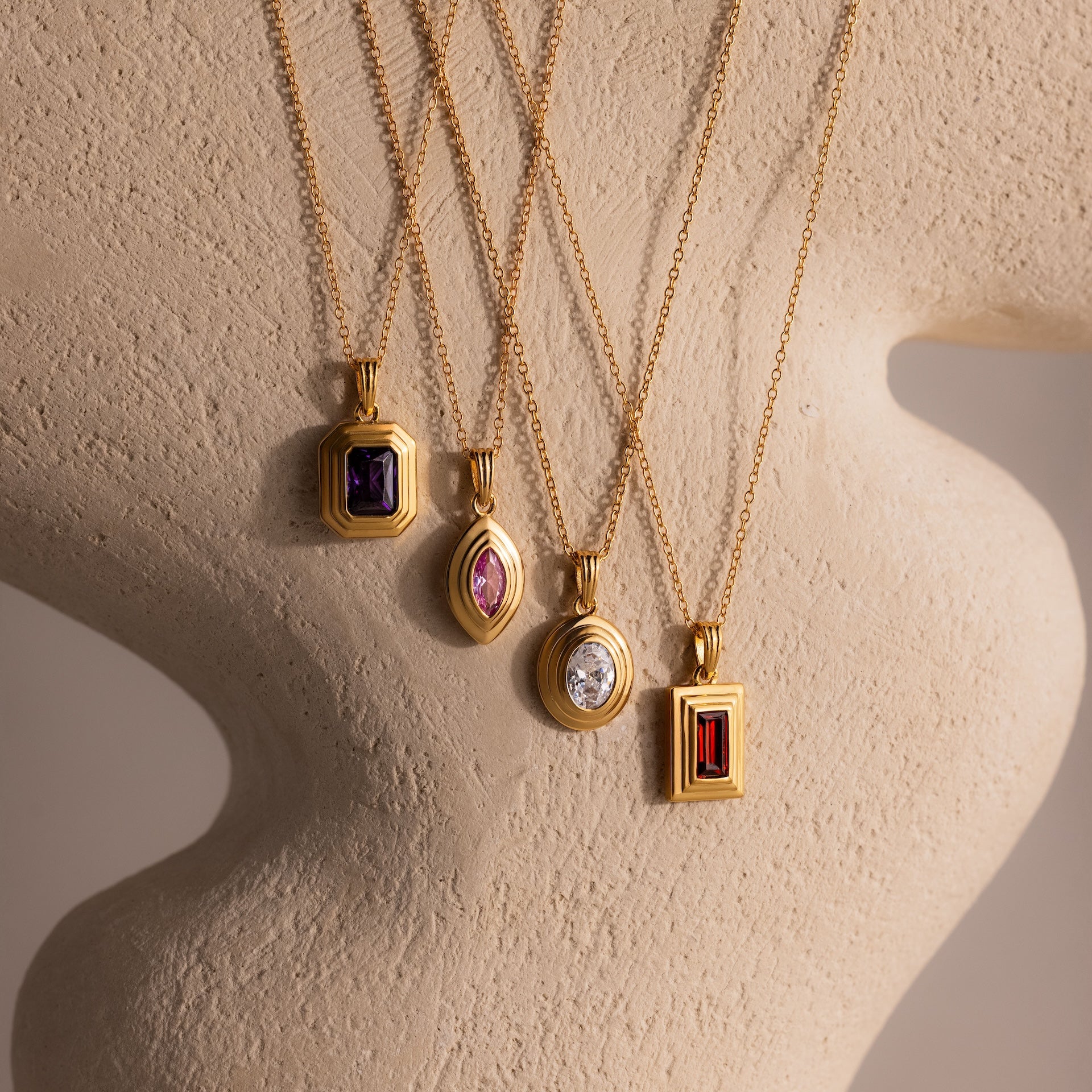 Ribbed Garnet Pendant Necklace