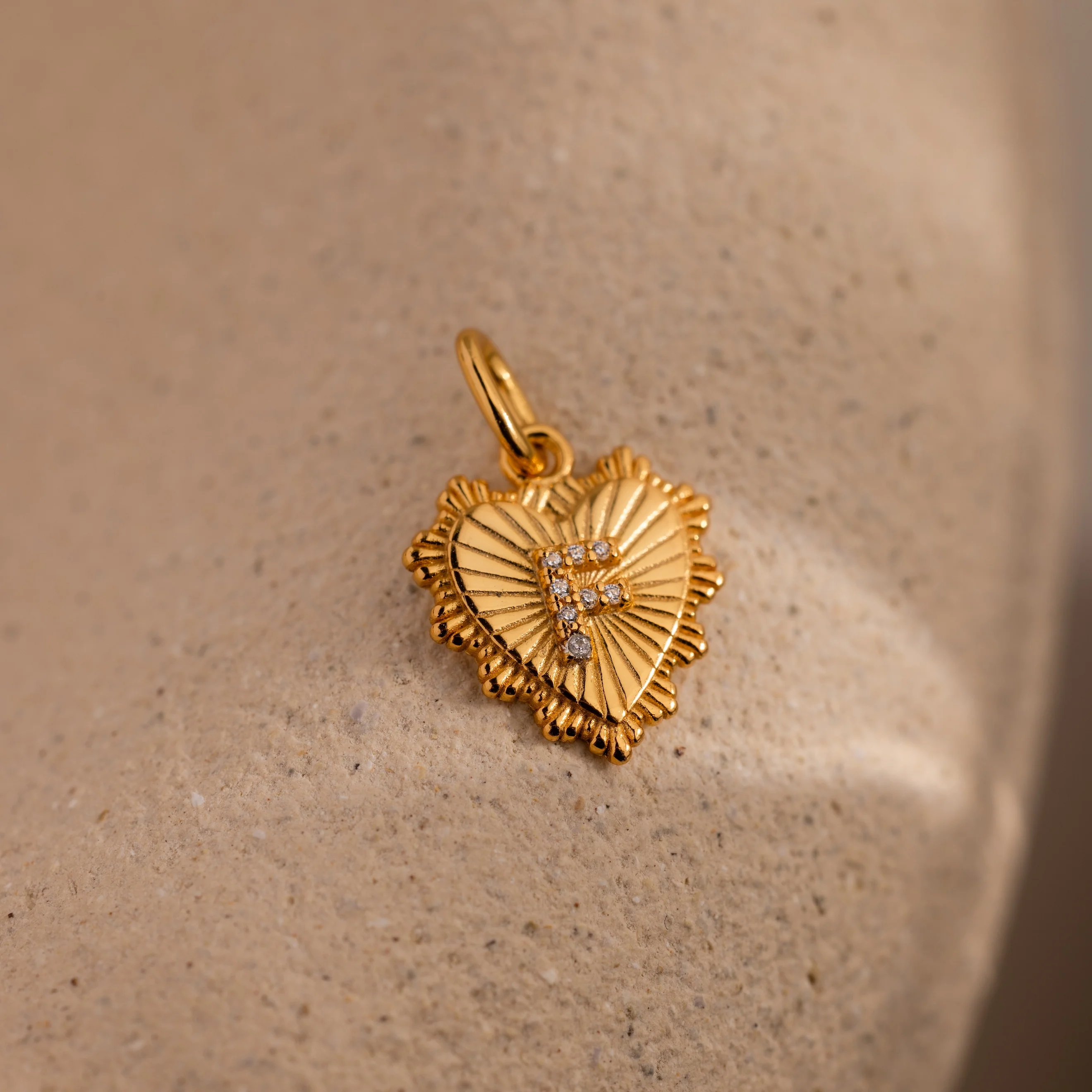 Ribbed Heart Pave Initial Charm - Image 15