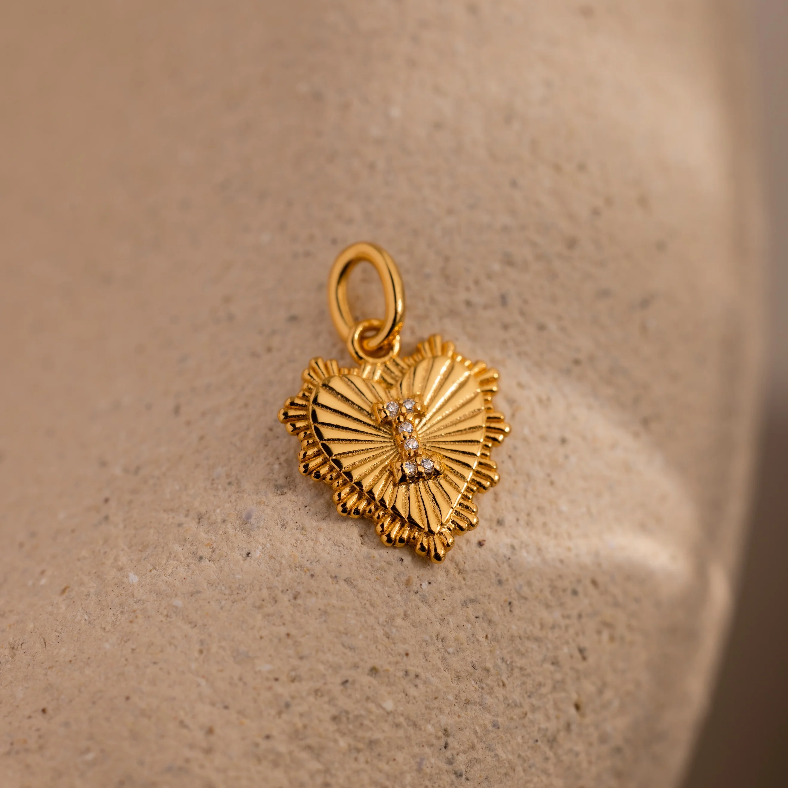 Ribbed Heart Pave Initial Charm - Image 18
