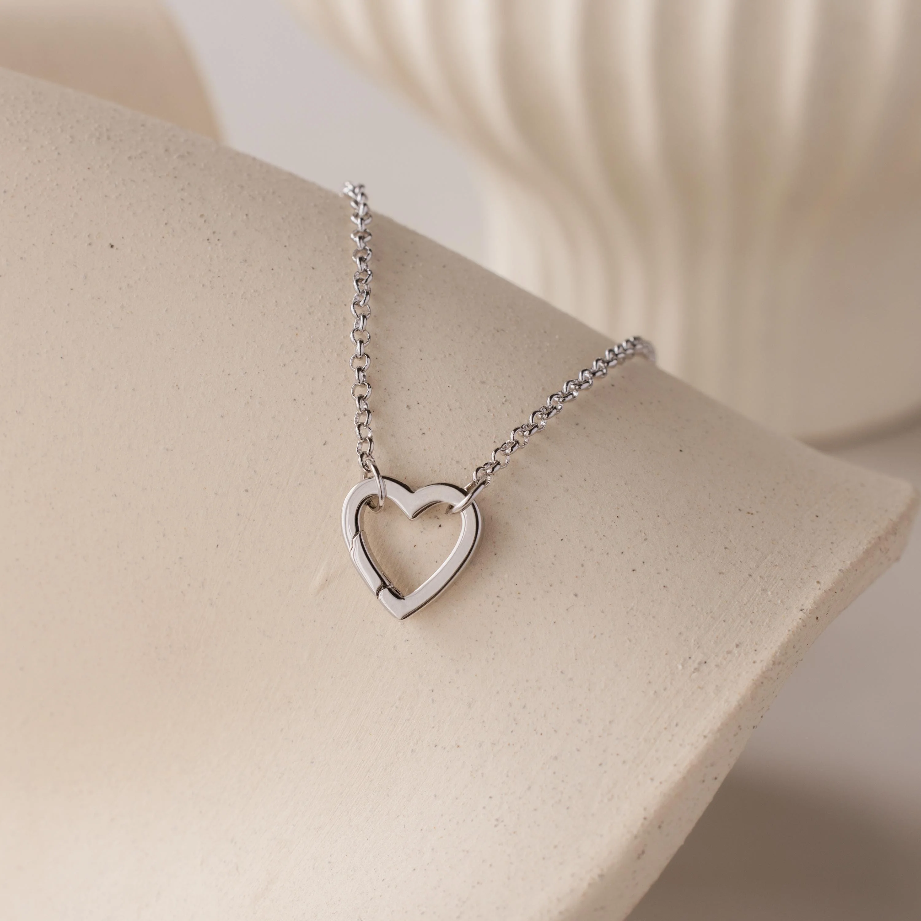 Rolo Heart Clasp Necklace in Silver