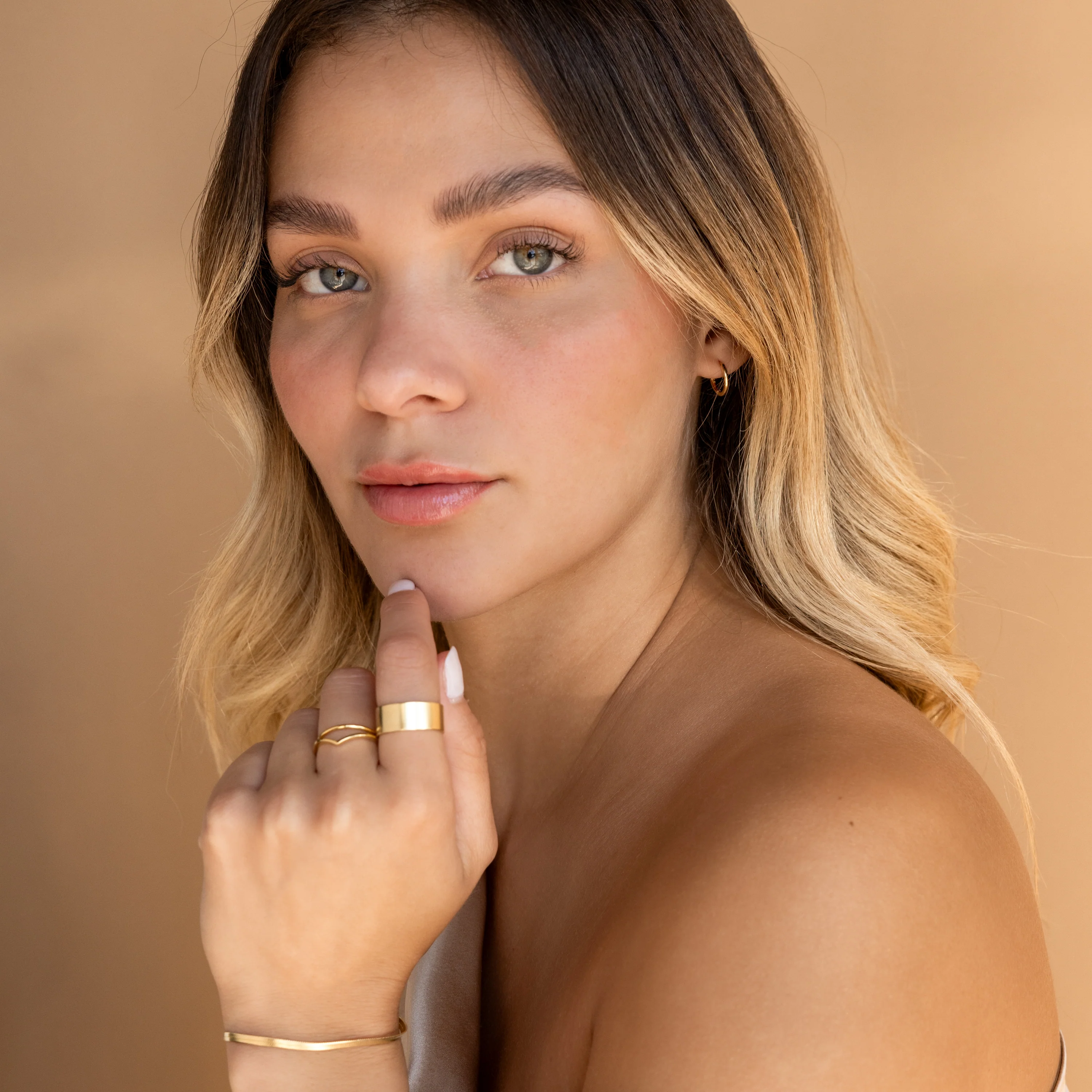 Small Bold Hoops in 18K Gold - Image 5