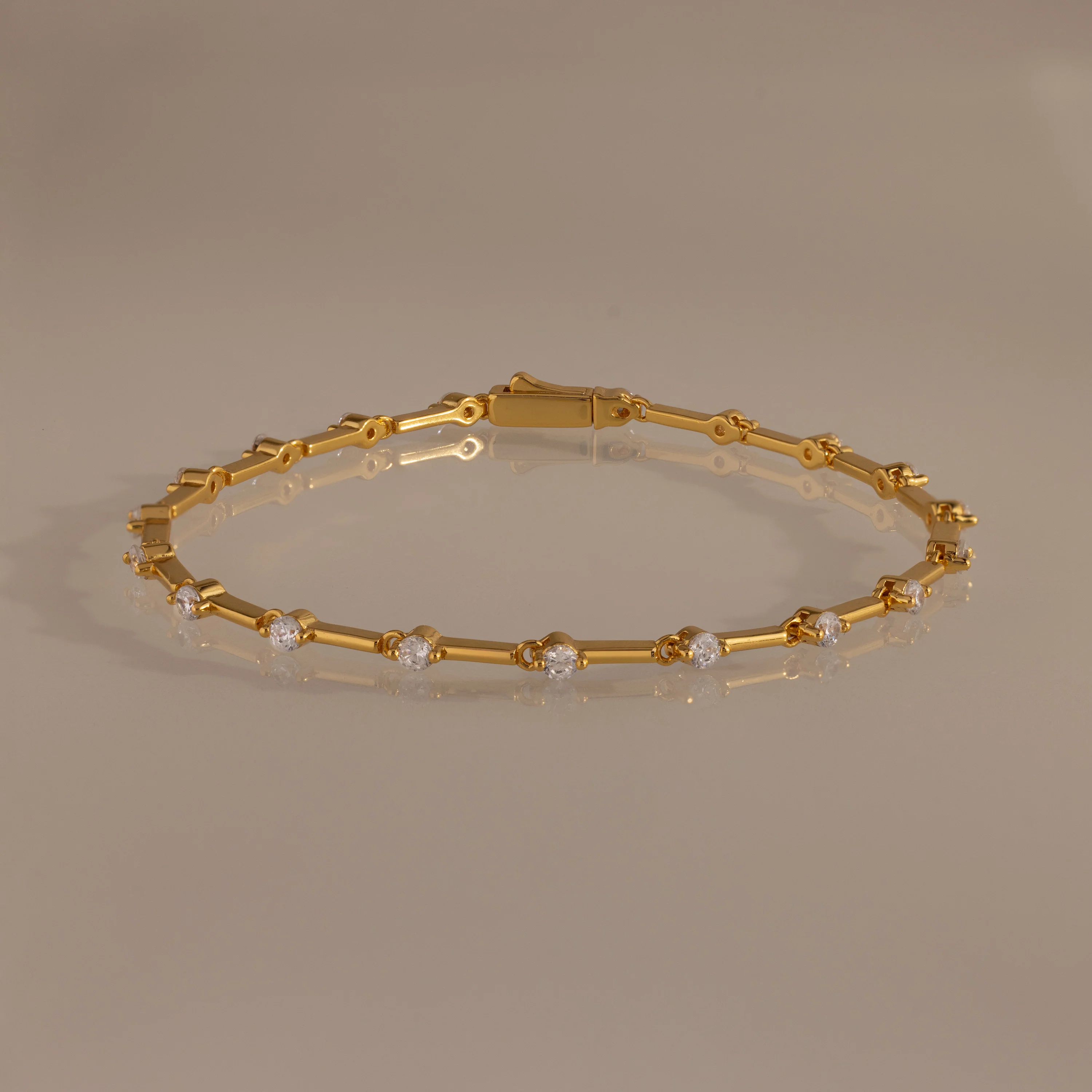 Sprinkle Diamond Tennis Bracelet in 18K Gold