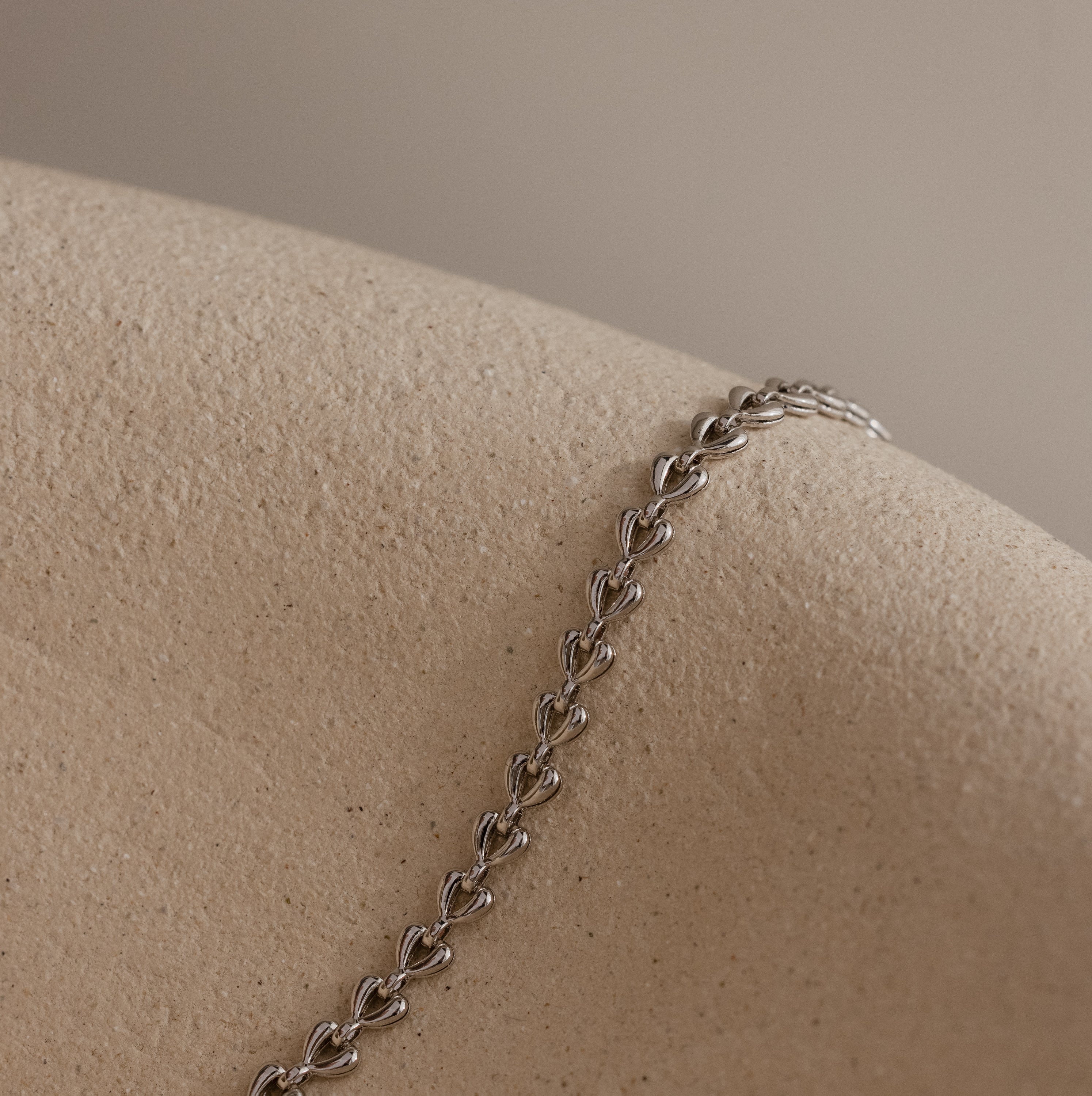 Tiny Link Heart Bracelet in 18K Gold - Image 2