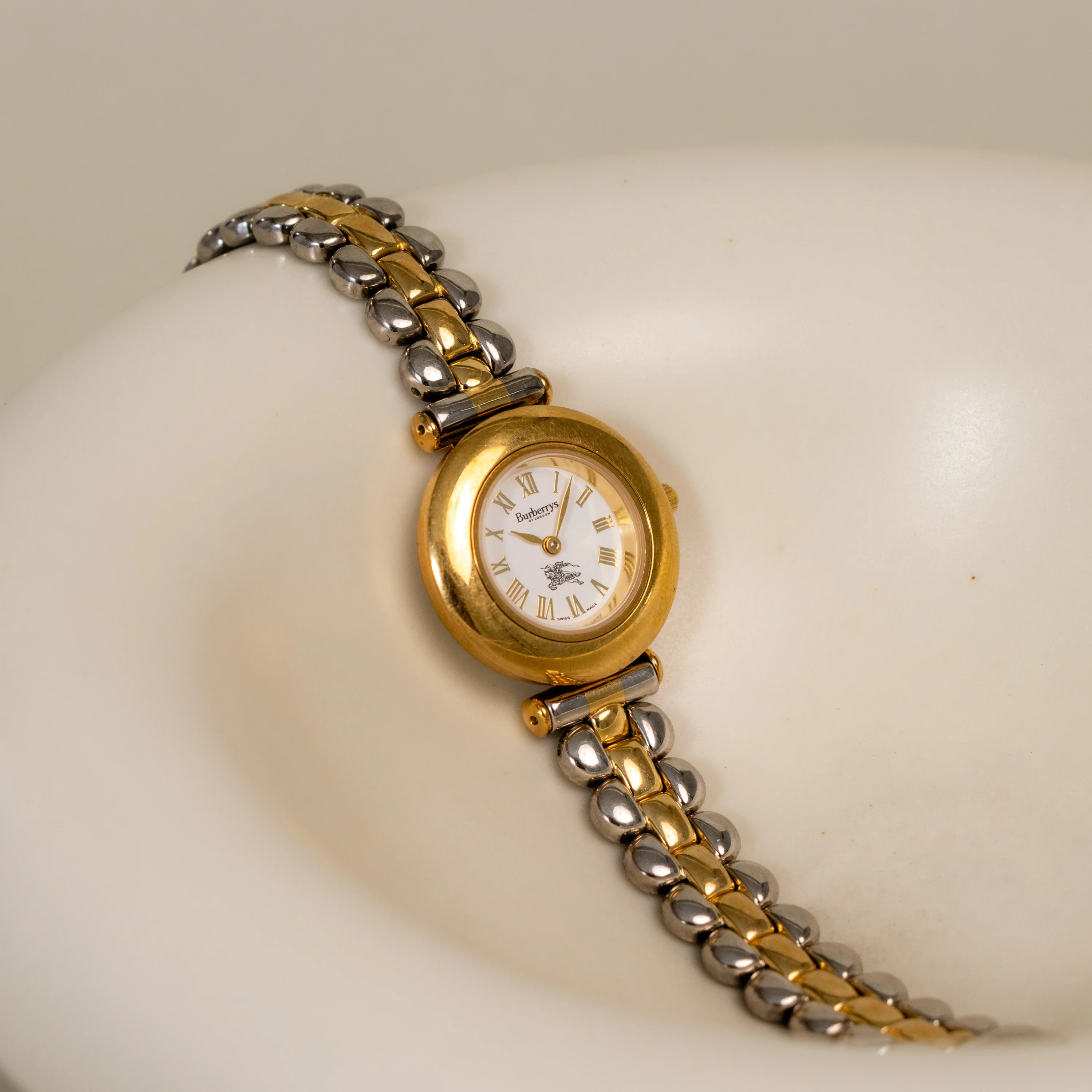 Vintage Burberrys Swiss Bold Round Two Tone Watch - Image 2
