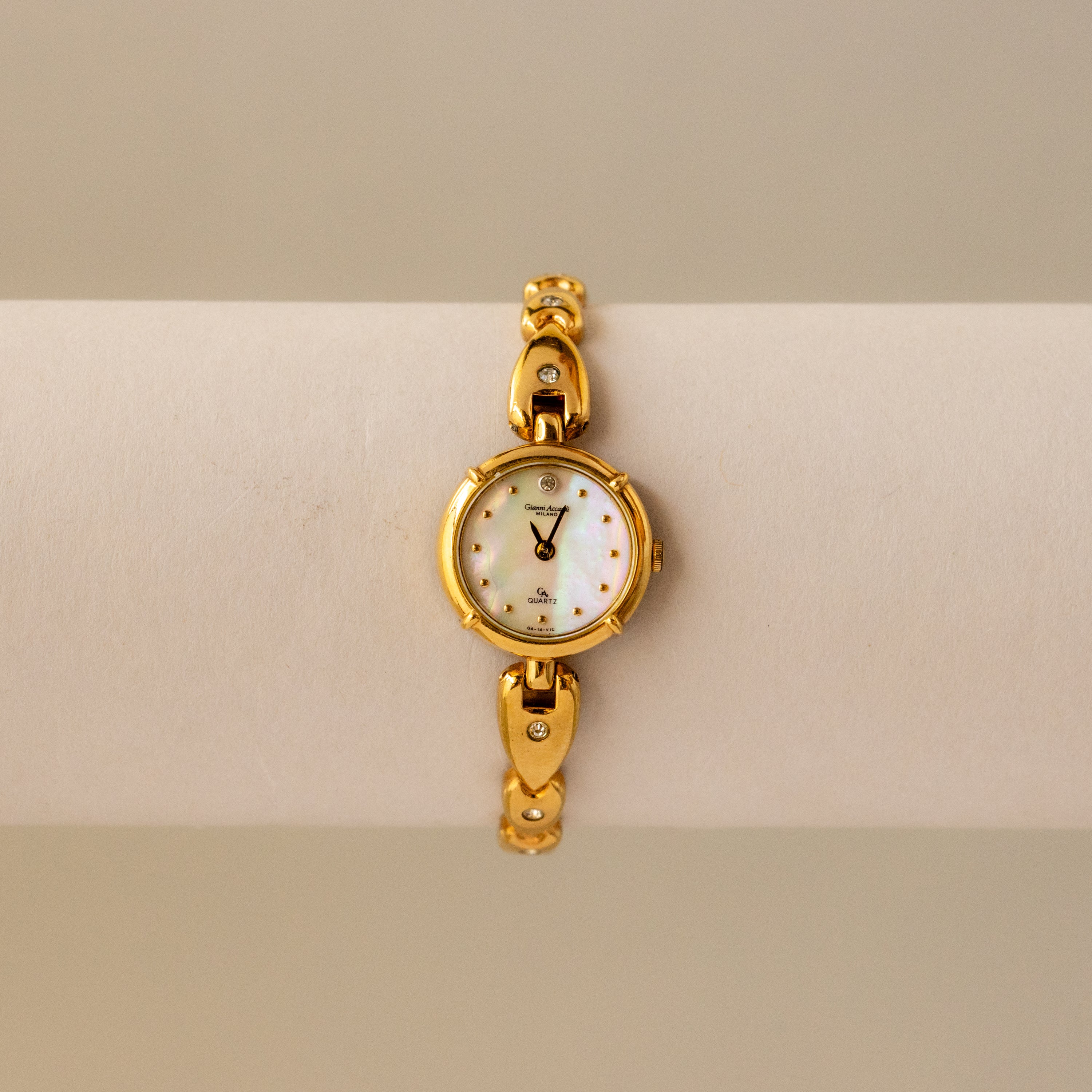 Vintage Gianni Accardi Pearl Diamond Gold Watch - Image 2