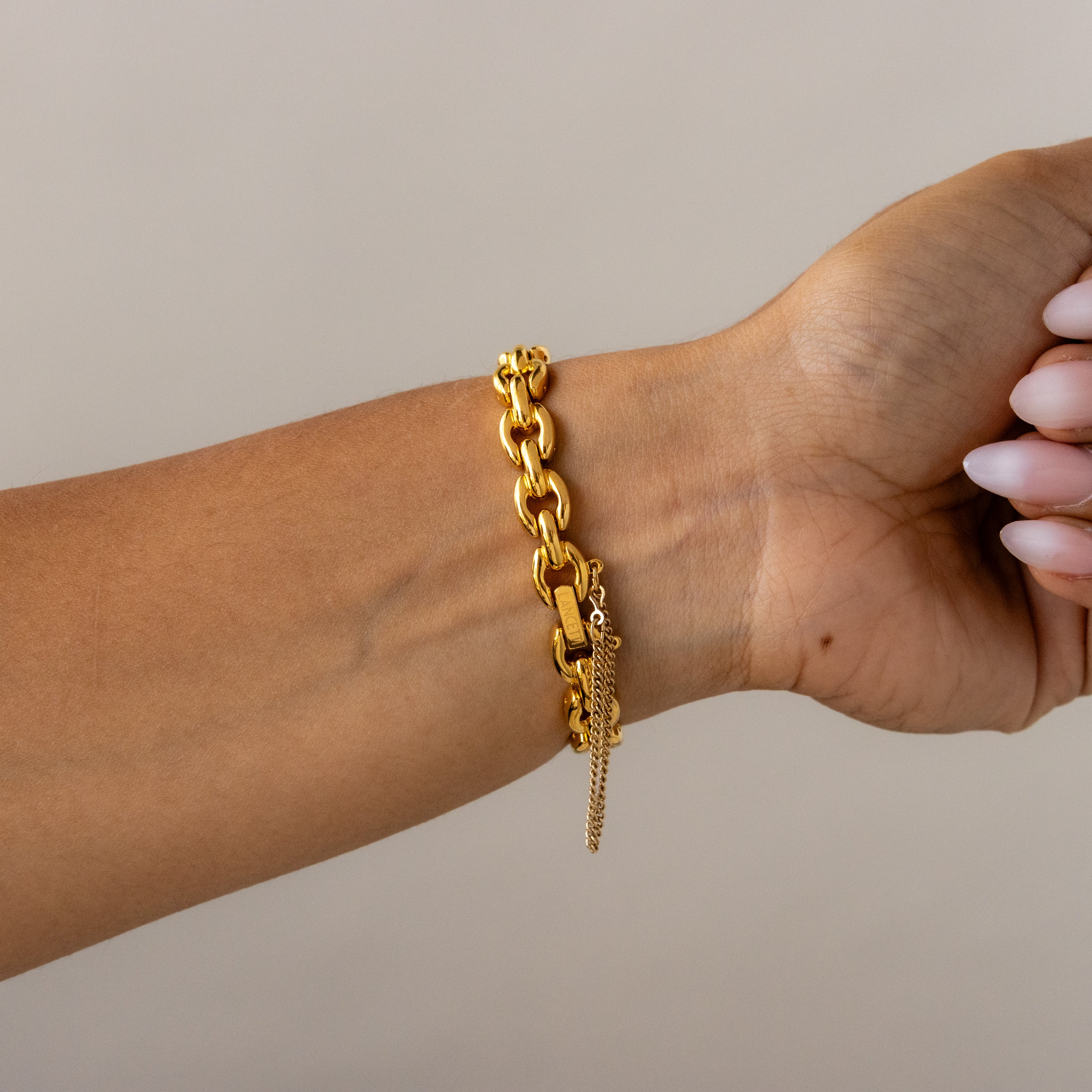 Vintage Lancetti Oval Chainlink Gold Watch - Image 3
