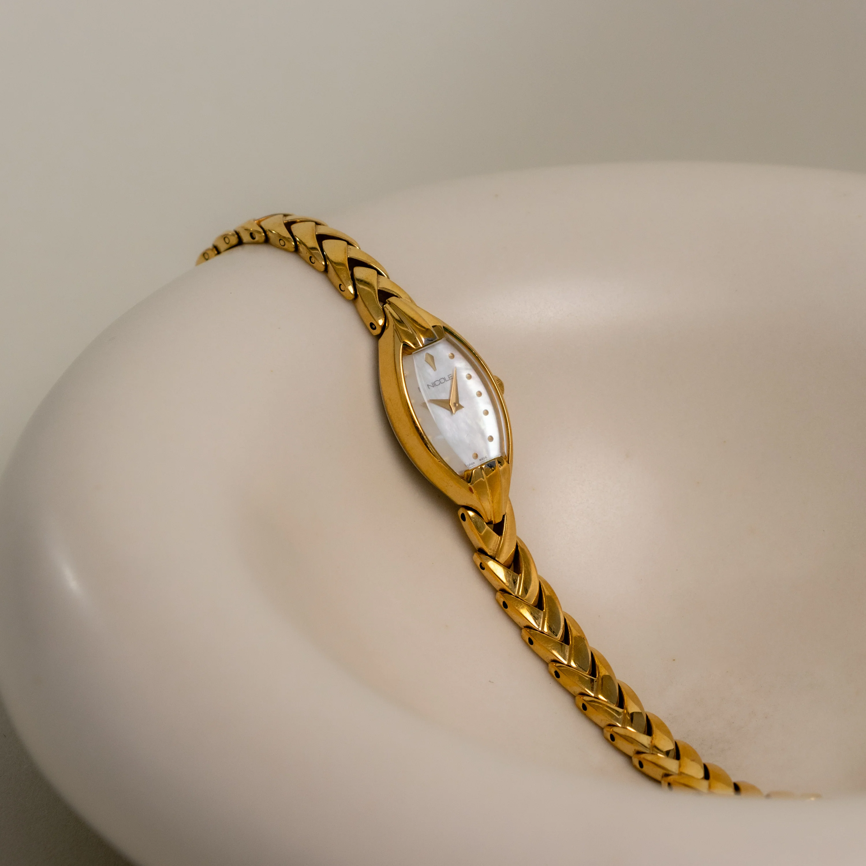 Vintage Nicole Skinny Pearl Gold Watch - Image 2