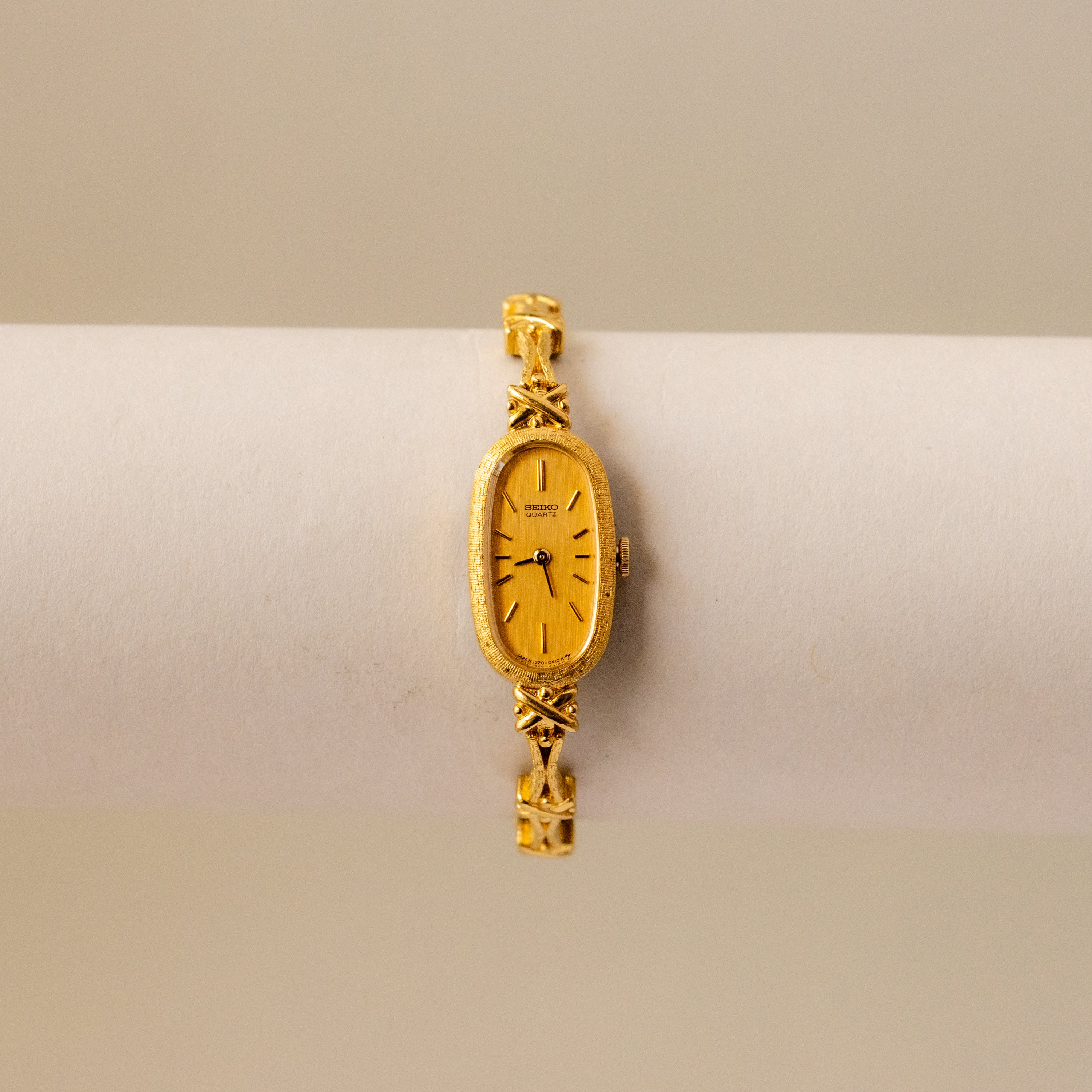 Vintage Seiko Slim Oval Gold Watch - Image 2